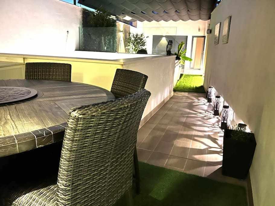 Elegant Duplex 3 Master Bedrooms And Private Sevilla Buitenkant foto