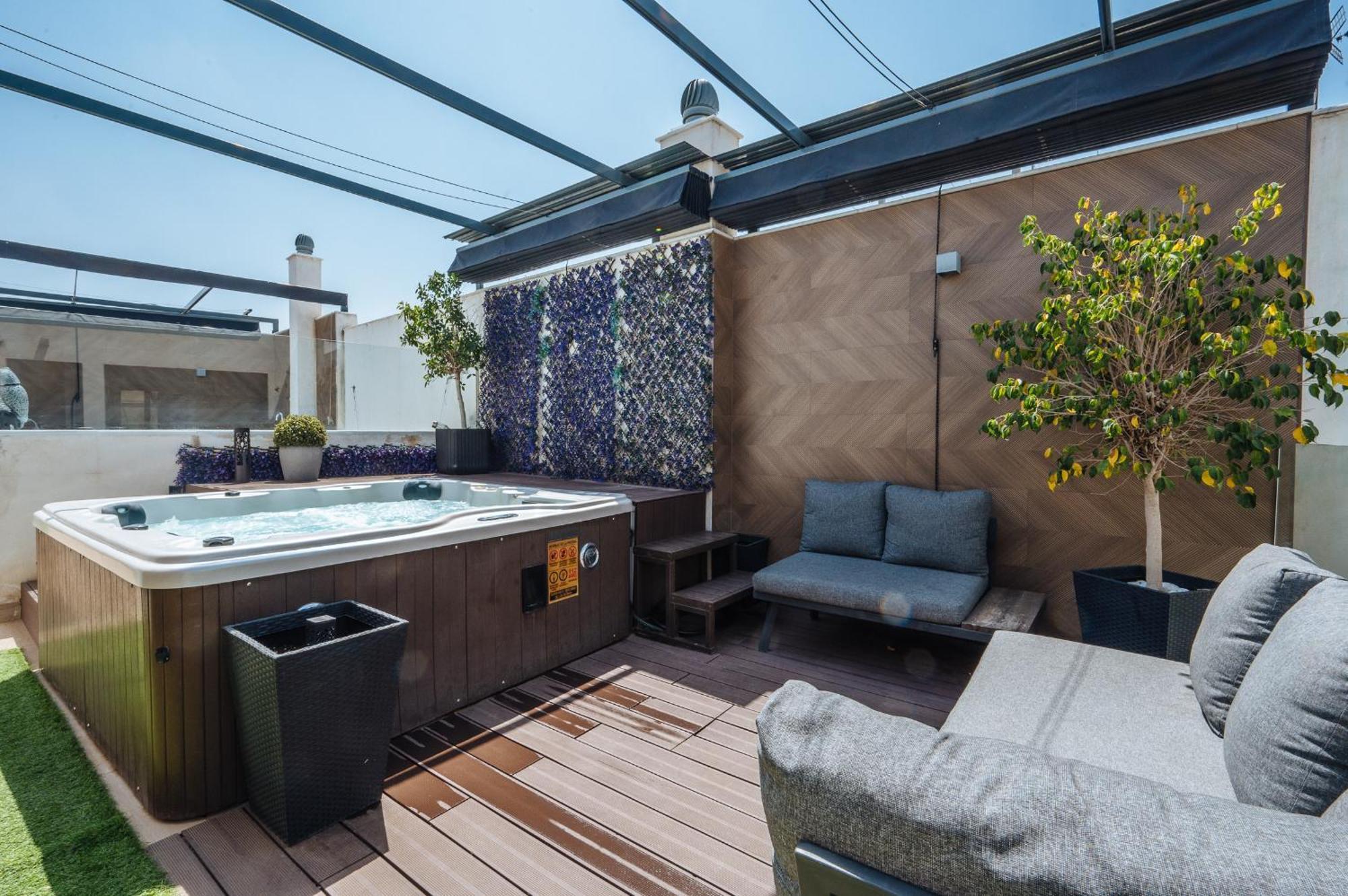Elegant Duplex 3 Master Bedrooms And Private Sevilla Buitenkant foto