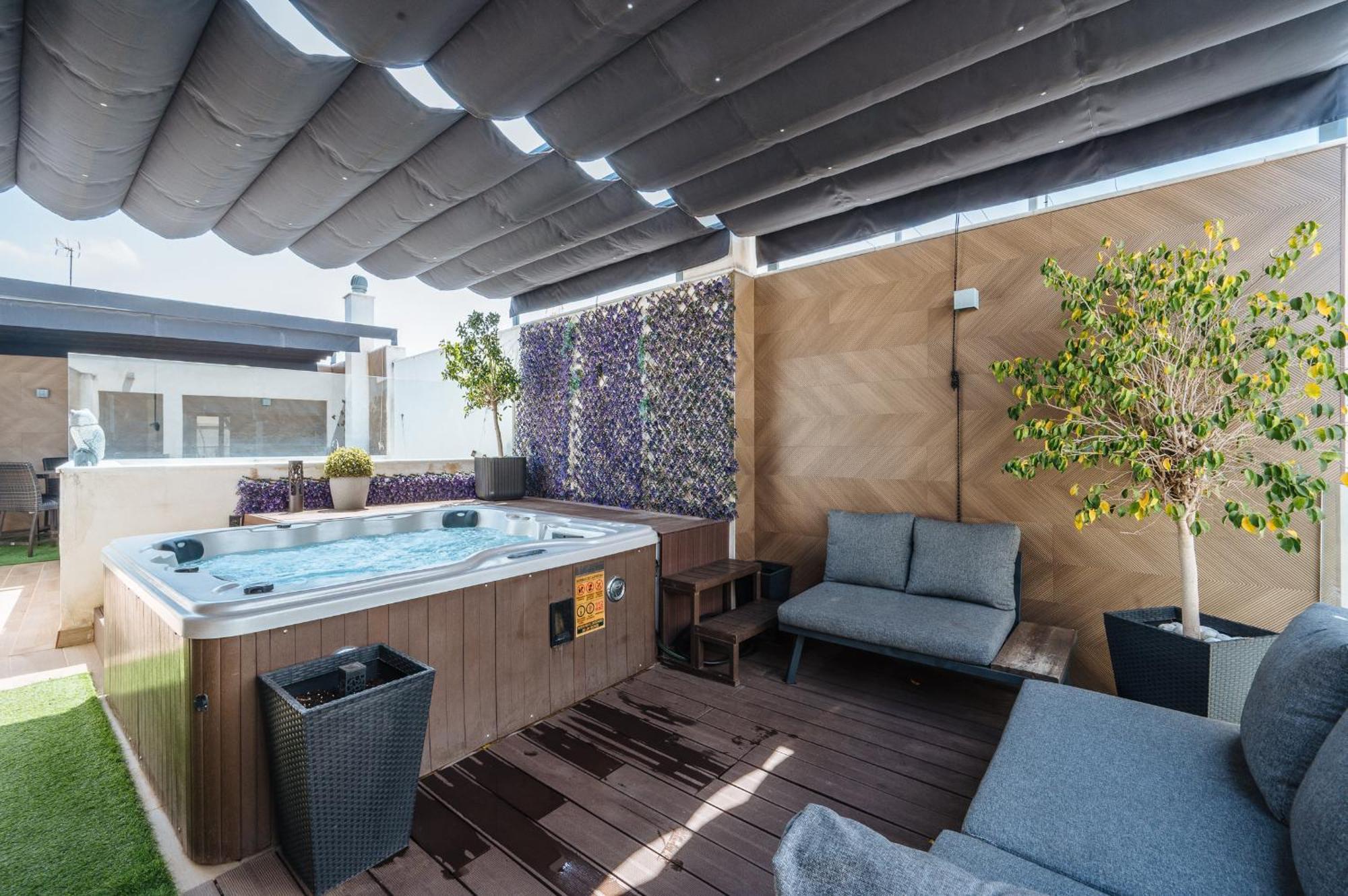 Elegant Duplex 3 Master Bedrooms And Private Sevilla Buitenkant foto
