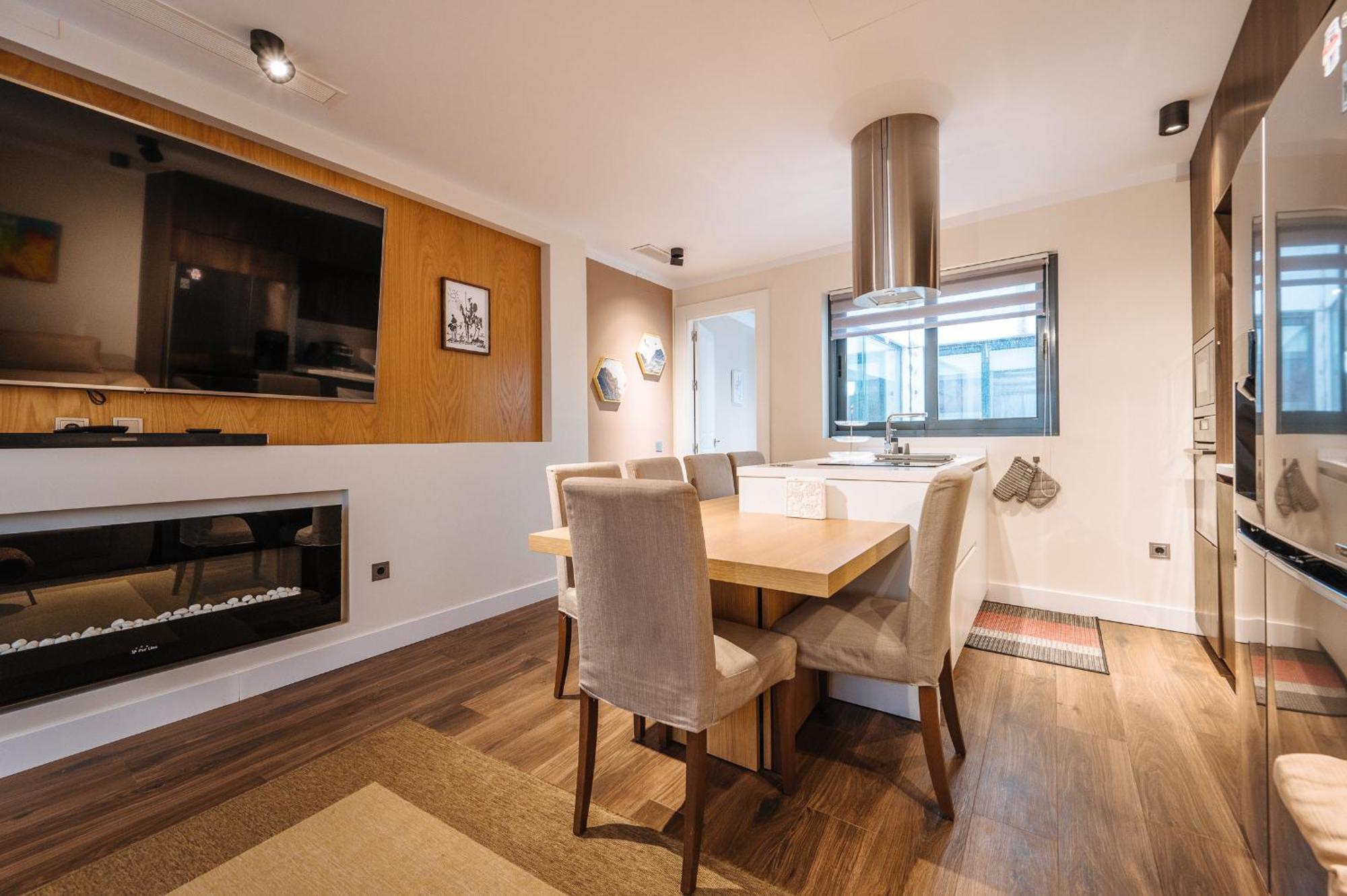 Elegant Duplex 3 Master Bedrooms And Private Sevilla Buitenkant foto